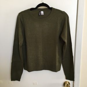 H &M- olive green sweater NWOT Sz S